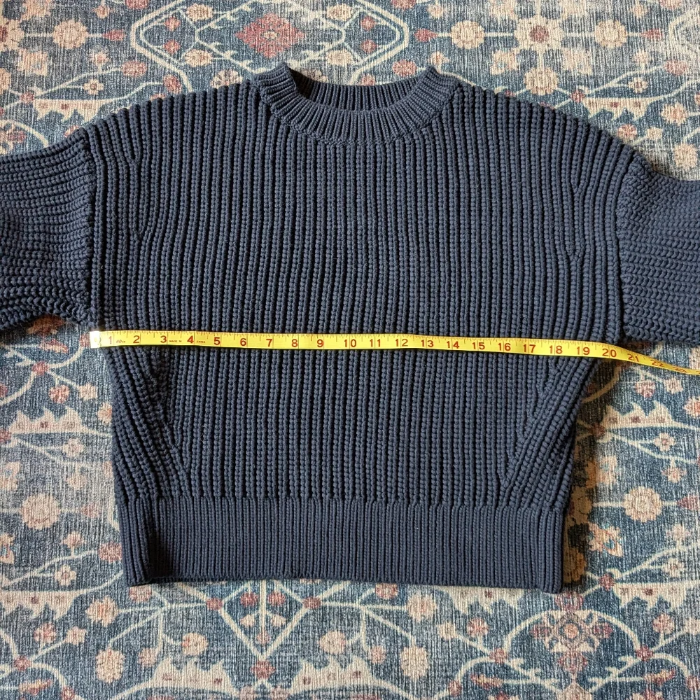 Banana Republic Dark Gray Crew Neck Sweater - Picture 2 of 5